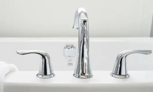 Möbliertes Wohnen: Wer zahlt für die Wartung und Reparatur des Badezimmers?
