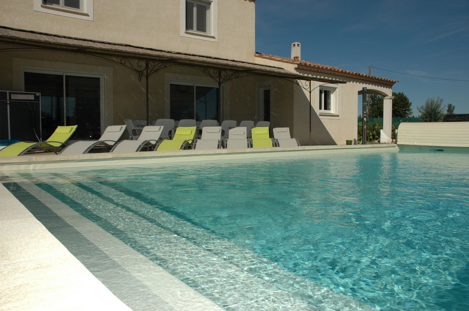 Homestay Arles 70402