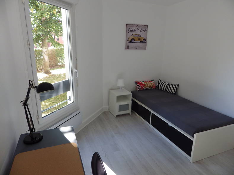 Colocación Montigny-le-Bretonneux 255383-5