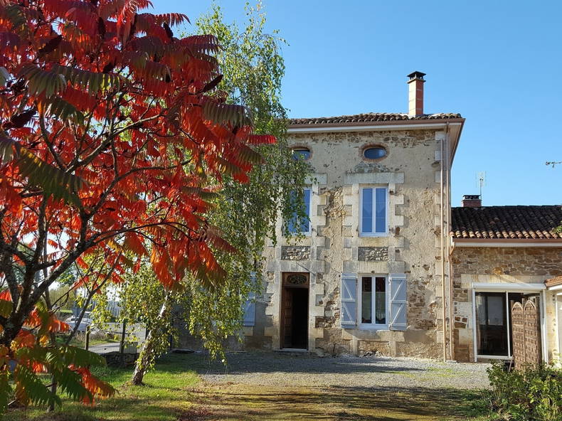 Hospedagem Em Casa De Família Nieuil 184013-1