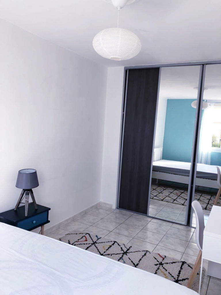 Colocación Lyon 246716