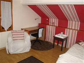 (1) Homestay Room