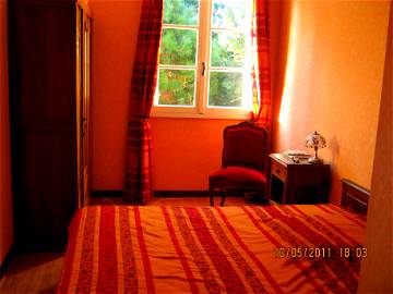 Roomlala | 1 Km From Tarbes, In Large House, Very Pleasant Room