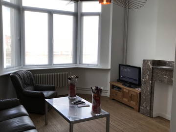 Roomlala | 1 large room available in a shared apartment for 4 students