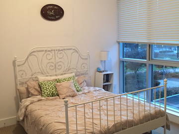 Roomlala | 1 łóżko z prywatną łazienką w 2 sypialniach/2 łazienkach