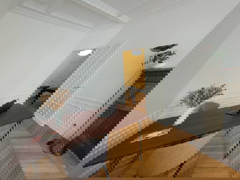 Kolokation Paris 572780-1