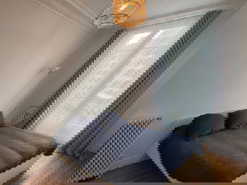 Kolokation Paris 572780-2