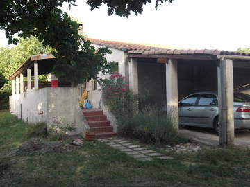 Roomlala | 1 quarto para alugar em casa de residente, casa térrea