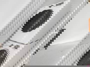 Coliving Surrey 636215-3