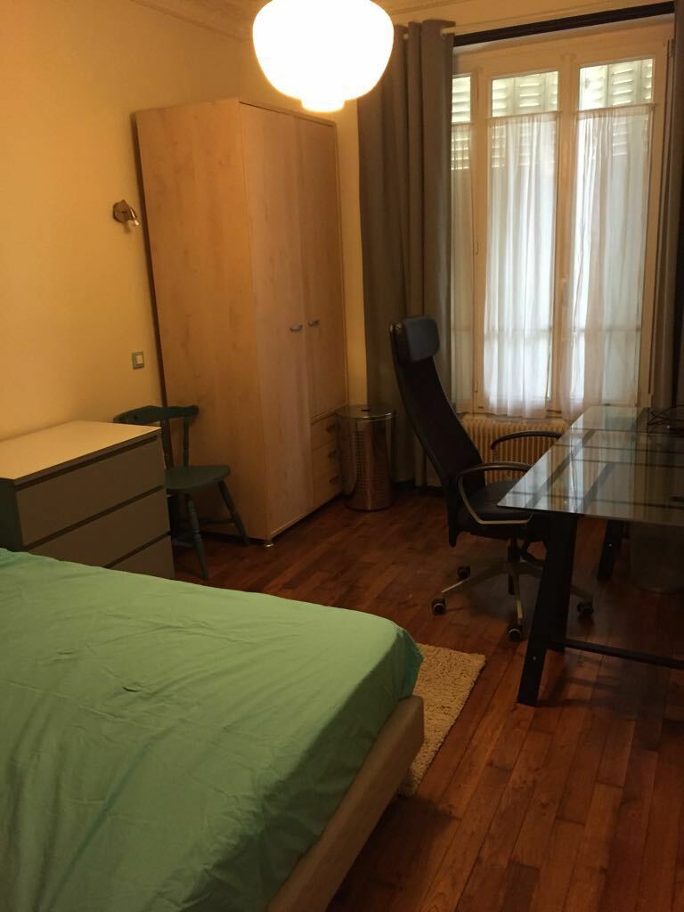 Hemvistelse Courbevoie 160684