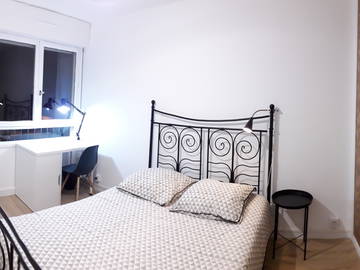 Roomlala | 1 umeblowana sypialnia w mieszkaniu współdzielonym dla 4 osób