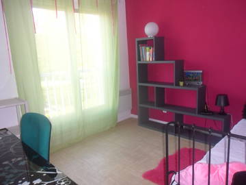 Roomlala | 10 m² room with single bed for rent