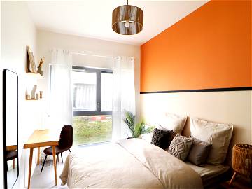 Roomlala | 11 M² Room In Coliving At Rosa Parks - PA72