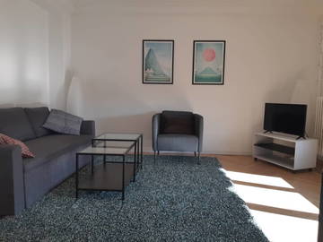 Roomlala | 120m2 Shared Apartment At The Foot Of The Jean-Monnet Campus