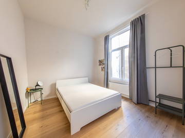 Roomlala | 13m² Pokój w Modnej Przestrzeni Co-livingowej w Brukseli