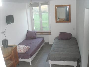 Room For Rent Ménil-Froger 102040-1