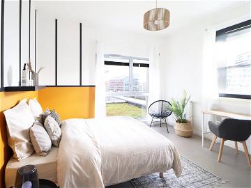 Roomlala | 17 M² Großes Zimmer Im Coliving In Rosa Parks - PA73