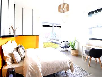 Roomlala | 17 M² Room In Coliving At Rosa Parks - PA73