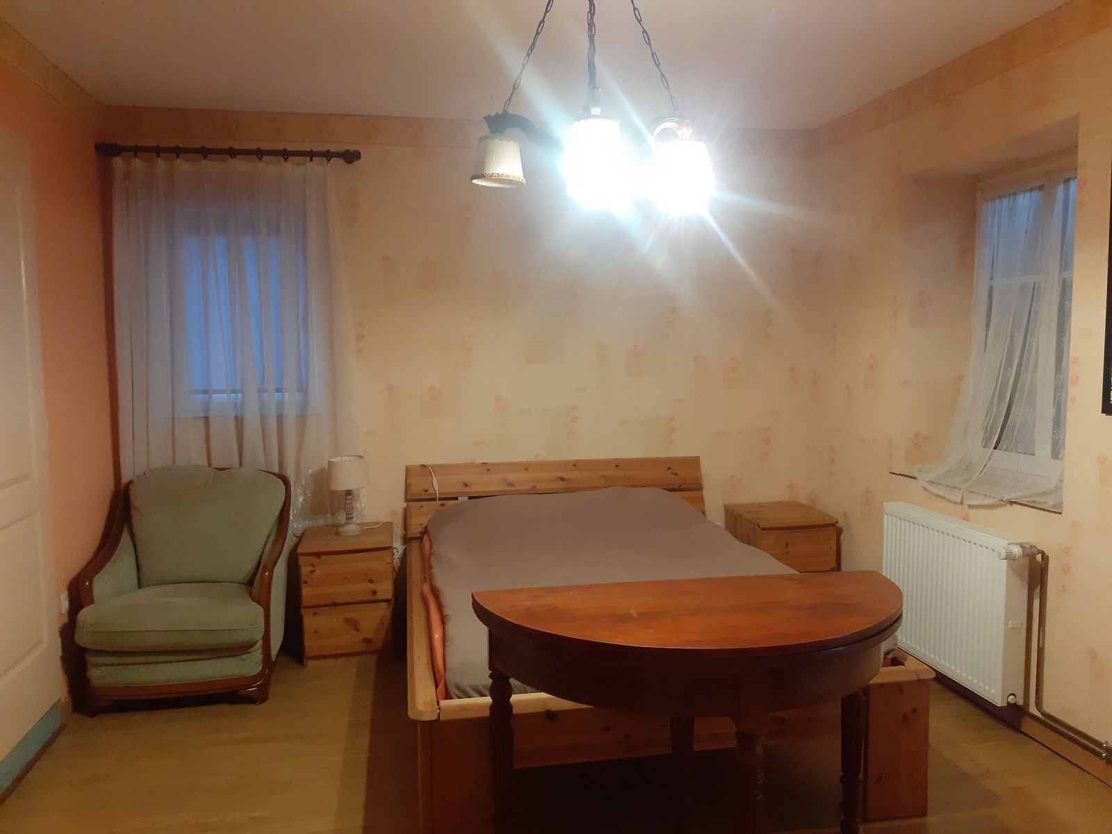 Homestay Bust 102338