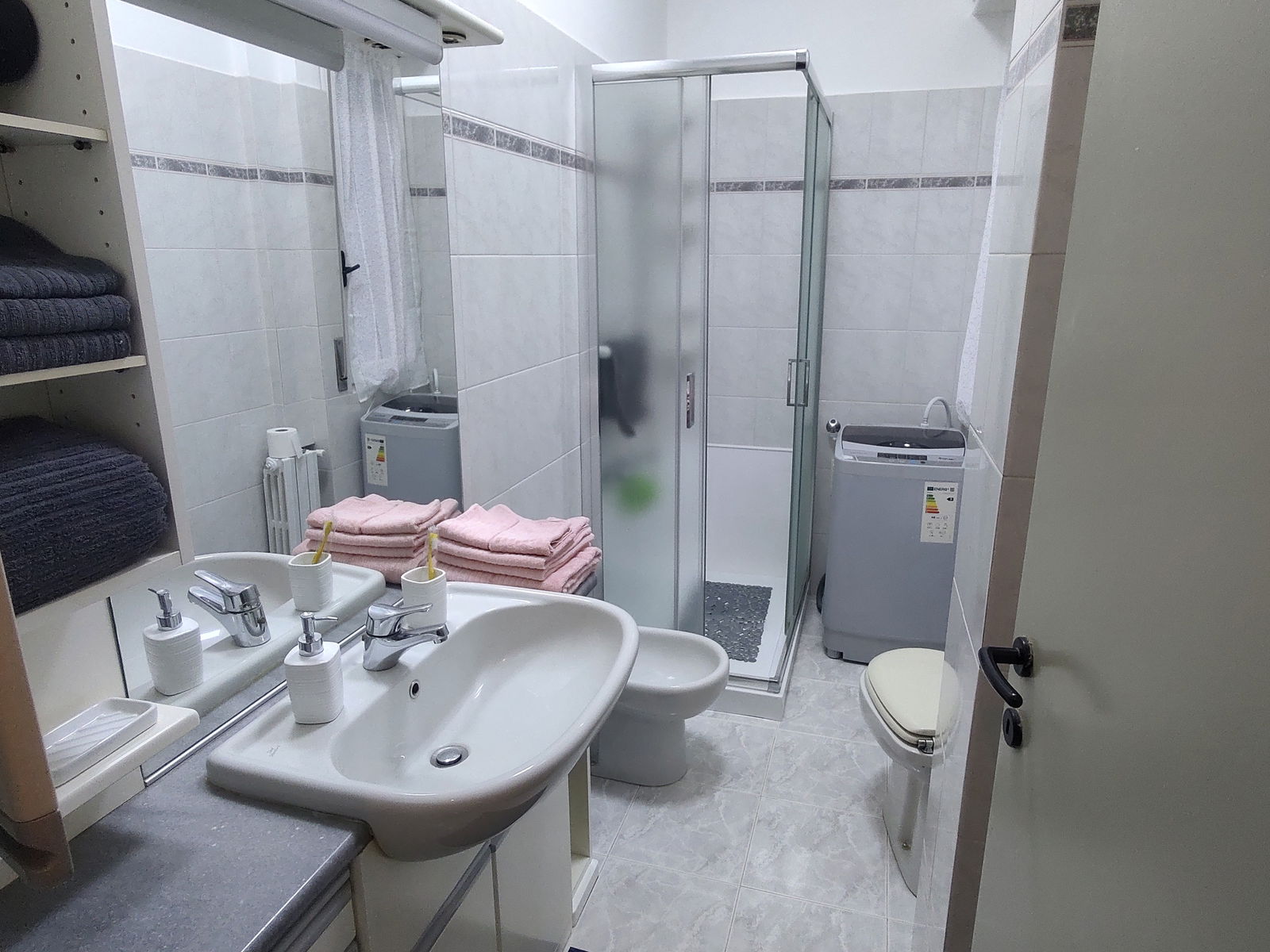 Homestay Voghera 501020