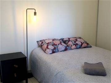 Roomlala | 2 bright rooms at the foot of Place Sainte Marthe