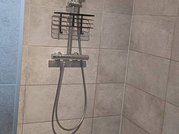 Shared housing for rent in Court-Saint-Étienne - photo 3: Bathroom-3