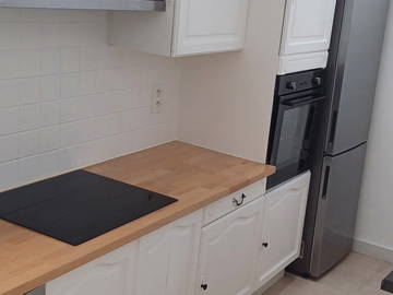 Shared housing for rent in Court-Saint-Étienne - photo 4: Other room-4