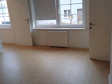 Chambre chez l'habitant à louer à Court-Saint-Étienne - photo 1-1