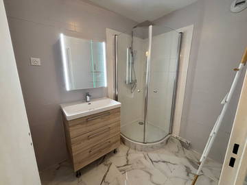 Habitación en casa del anfitrión en renta en Rosny-Sous-Bois - foto 10 : baño-10