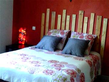 Roomlala | 2 Dormitorios De 15 Y 12 M² En Casa Rural Independiente