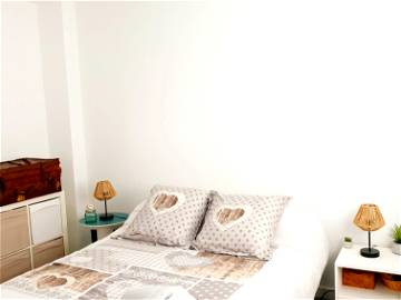 Roomlala | 2 Dormitorios En Casa Con Veranda, Ambiente Tranquilo (vall
