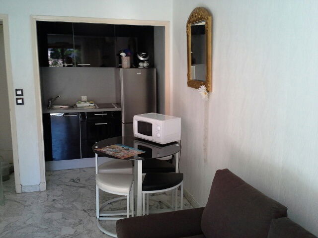 Niezależne Studio Cannes 98506