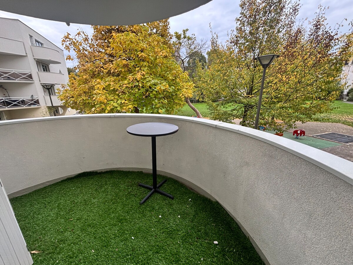 Homestay Rosny-sous-Bois 677004