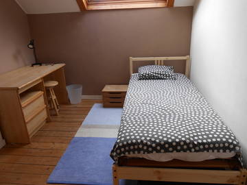 Roomlala | 2 sypialnie do wynajęcia dla niepalących studentek