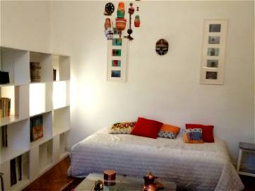 Roomlala | 20M2 shared accommodation in the heart of Paris
