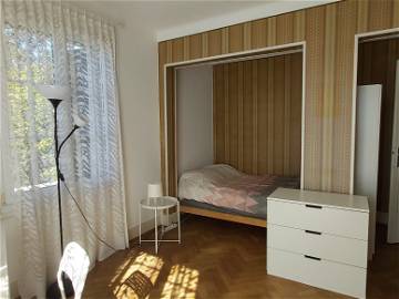 Roomlala | 22) Großes Zimmer + Balkon + Seeblick, Gemütliches Haus 3min 2 M2