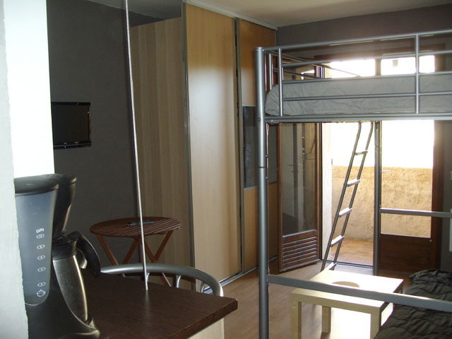 Oberoende Studio La Garde 2049