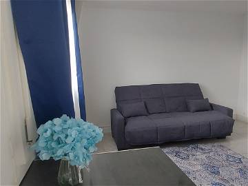 Roomlala | 23m2 studio and 5m2 cellar in the city center