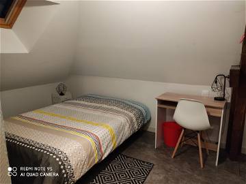 Roomlala | 24 M² Großes Zimmer Mit Eigenem WC, Bad Und Ankleideraum