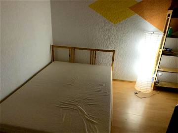 Roomlala | 24m Large Sunny Room In An Apartment Near University Stuttga