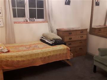 Roomlala | 2bhk Appartement Meublé à Partager-lecture, Royaume-Uni