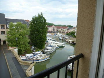 Roomlala | 3 bedroom shared accommodation in Port Cergy