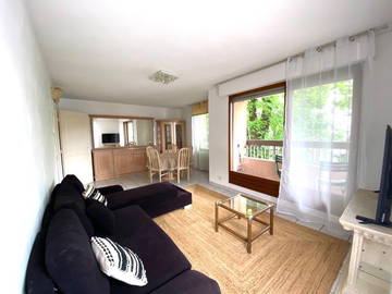 Roomlala | 3 bedrooms in the hypercentre of Annecy in shared student accommodation