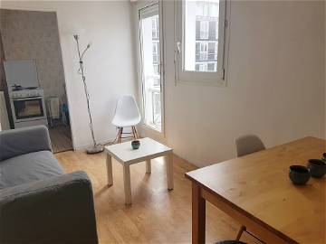 Roomlala | 3 Chambres Dans Une Colocation En Plein Centre De Cergy Pref