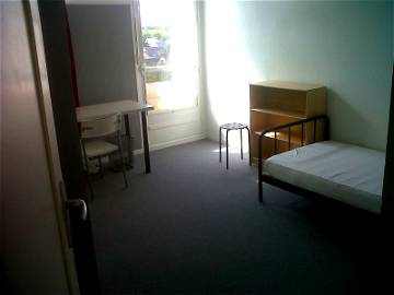Roomlala | 3 chambres T4 près place de Lices centre
