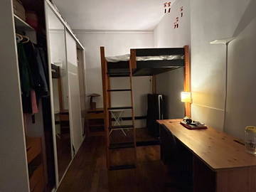 Roomlala | 3 PIECES - 2 CHAMBRES 60m² - pièce centrale TV -wifi etc...