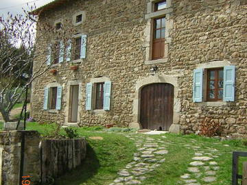 Roomlala | 3-star cottage in quiet Auvergne