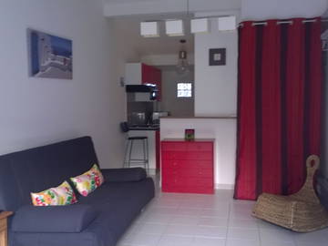 Roomlala | 30m² Studio With Private Courtyard For Rent