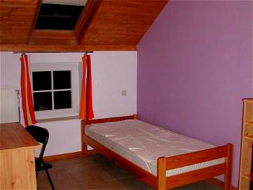 Roomlala | 4 Bedroom Furnished Accommodation