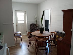 4 and a half available, renovated and fully furnished